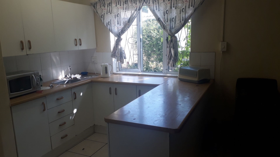 To Let 1 Bedroom Property for Rent in Summerstrand Eastern Cape